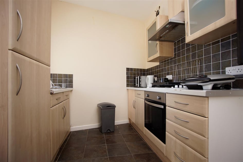 Addison Road - Flat 2, North Hill, Plymouth - Image 2